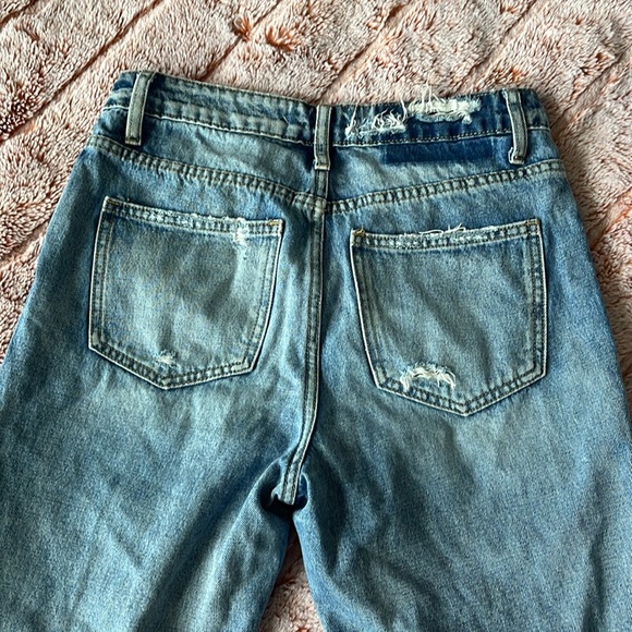 Flying money criss cross crossover button up w/ ripped Jean capri from buckle - Picture 5 of 5